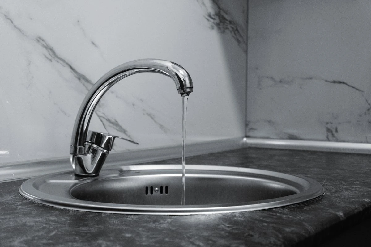 Hospital Drinking Water Distribution PPR Pipe System Hospital drinking water distribution system with DESO PPR pipe for safe, lead-free water supply